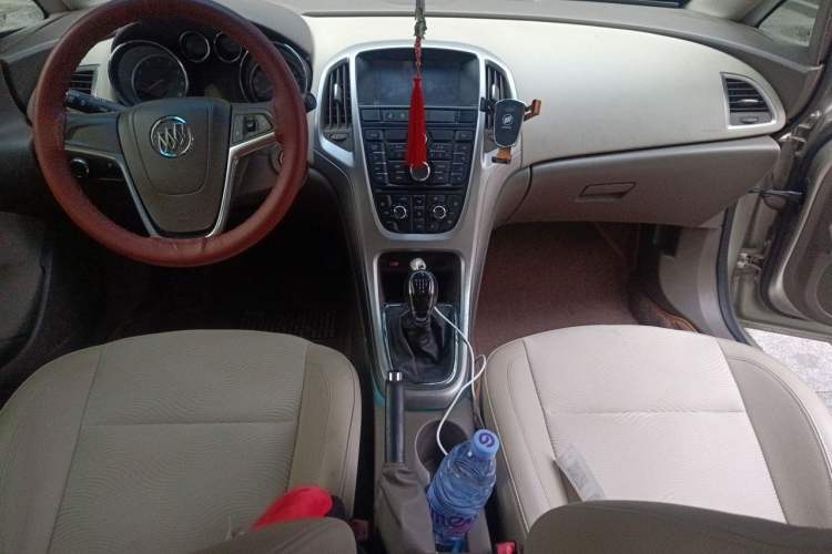 Used Buick GT 2013 GT 1.6L Manual Entry-Level Model Center Console