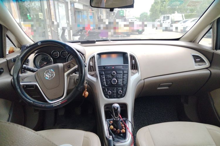 Used Buick GT 2013 GT 1.6L Manual Entry-Level Model Center Console