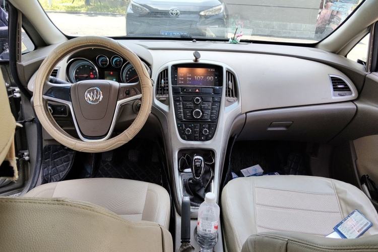 Used Buick GT 2013 GT 1.6L Manual Entry-Level Model Center Console