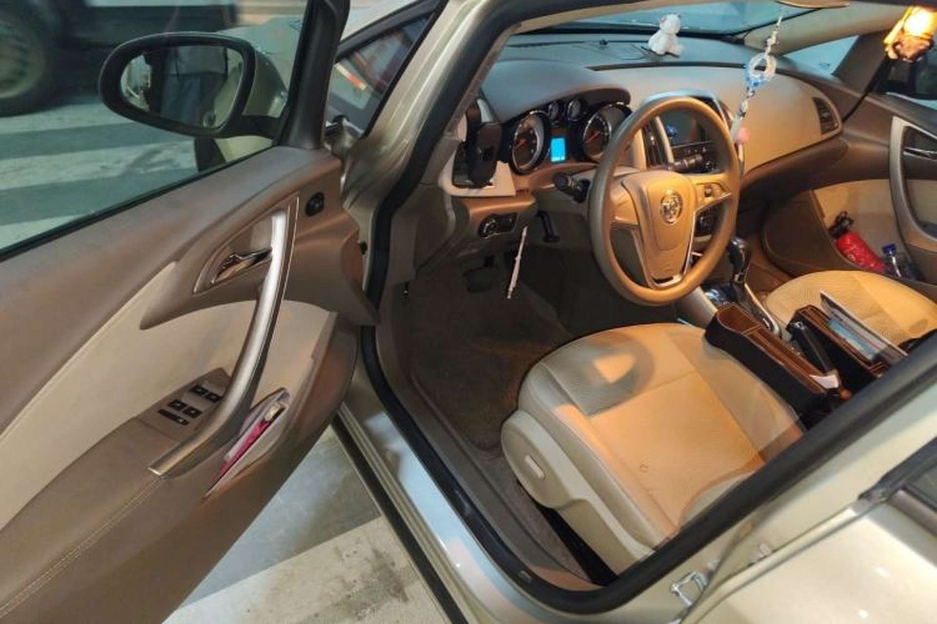 Used Buick GT 2013 GT 1.6L Automatic Fashion Edition Driver Seat
