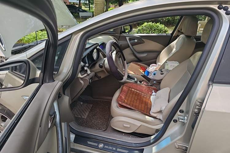 Used Buick GT 2013 GT 1.6L Automatic Fashion Edition Driver Seat