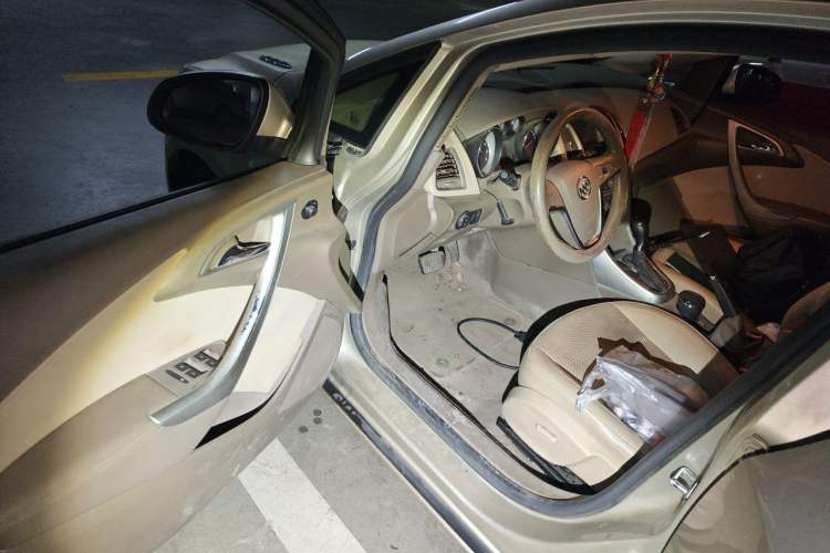 Used Buick GT 2013 GT 1.6L Automatic Fashion Edition Driver Seat