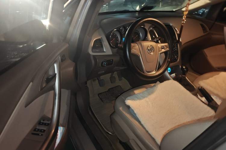 Used Buick GT 2013 GT 1.6L Manual Entry-Level Model Driver Seat