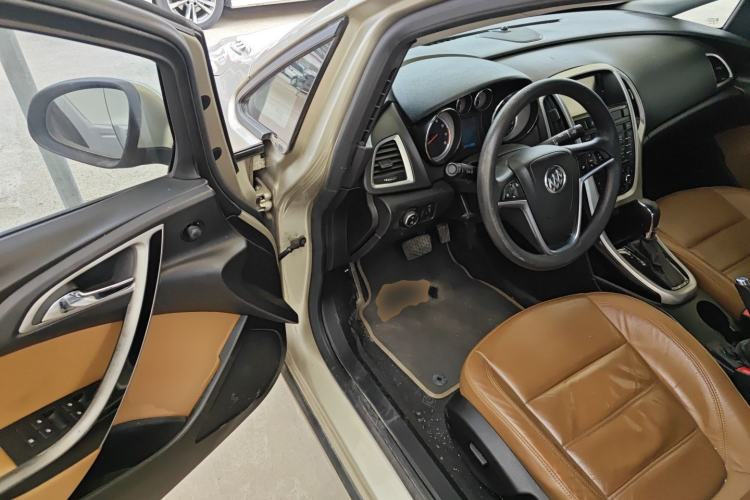 Used Buick GT 2013 GT 1.8L Automatic Fashion Edition Driver Seat