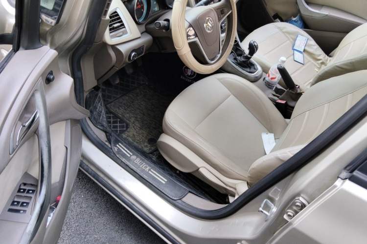 Used Buick GT 2013 GT 1.6L Manual Entry-Level Model Driver Seat