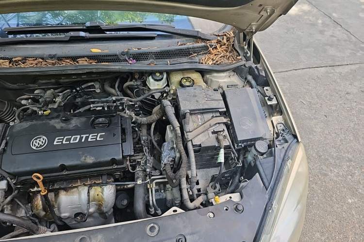 Used Buick GT 2013 GT 1.6L Automatic Fashion Edition Engine Bay Left