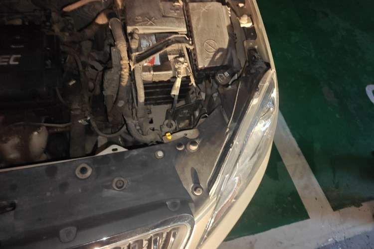 Used Buick GT 2013 GT 1.6L Manual Entry-Level Model Engine Bay Left