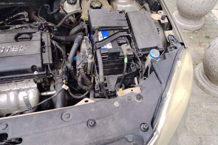 Used Buick GT 2013 GT 1.6L Manual Entry-Level Model Engine Bay Left