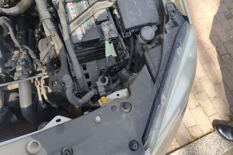 Used Buick GT 2013 GT 1.6L Automatic Fashion Edition Engine Bay Left