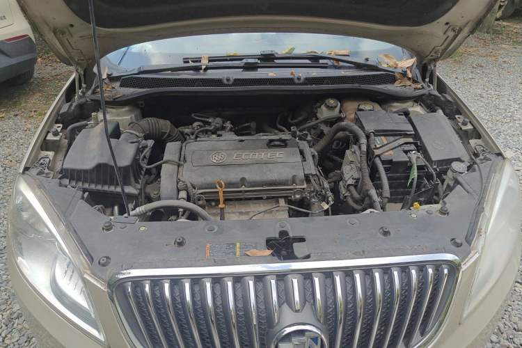 Used Buick GT 2013 GT 1.6L Manual Entry-Level Model Engine Bay