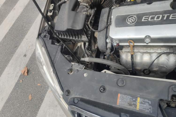 Used Buick GT 2013 GT 1.6L Manual Entry-Level Model Engine Bay Right