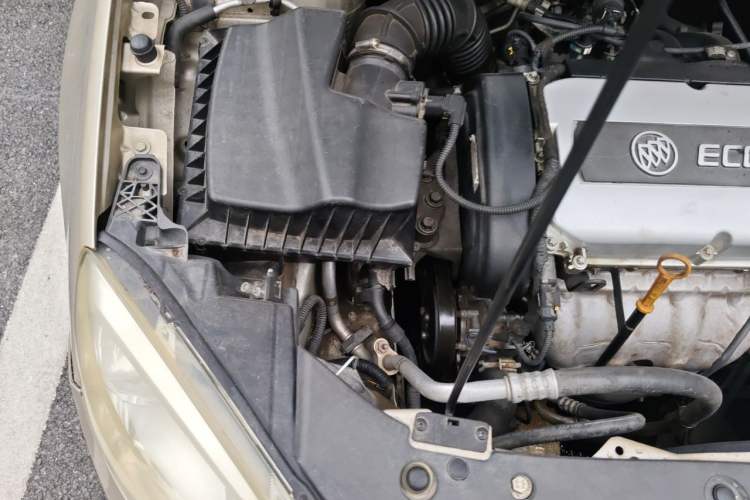 Used Buick GT 2013 GT 1.6L Automatic Fashion Edition Engine Bay Right