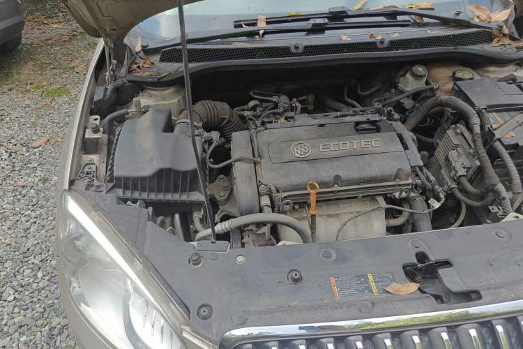 Used Buick GT 2013 GT 1.6L Manual Entry-Level Model Engine Bay Right