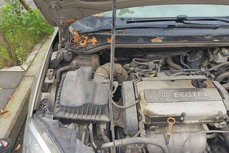 Used Buick GT 2013 GT 1.6L Manual Entry-Level Model Engine Bay Right