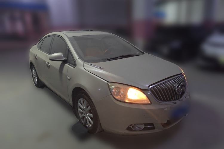 Used Buick GT 2013 GT 1.6L Automatic Fashion Edition Front Right 45 Deg