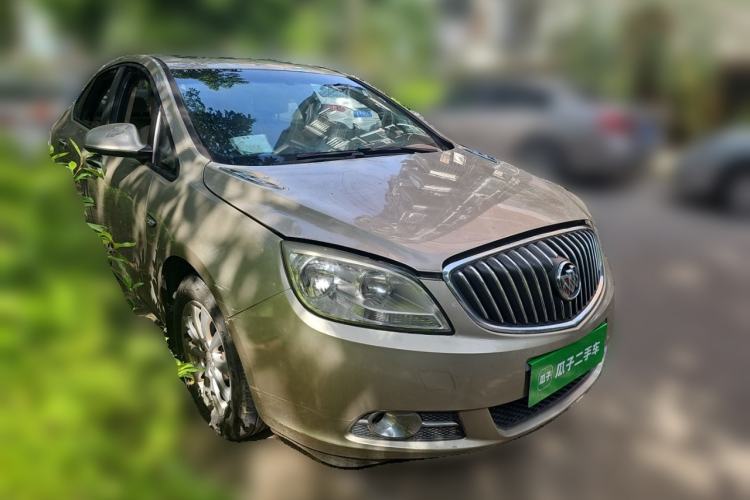 Used Buick GT 2013 GT 1.6L Automatic Fashion Edition Front Right 45 Deg