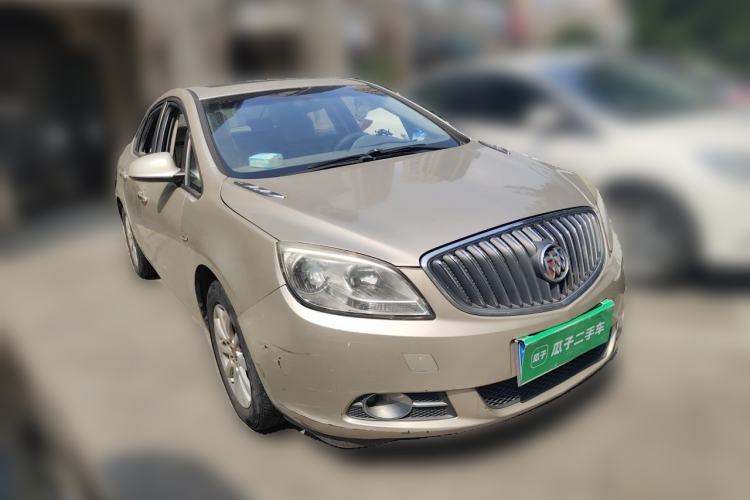 Used Buick GT 2013 GT 1.6L Automatic Fashion Edition Front Right 45 Deg