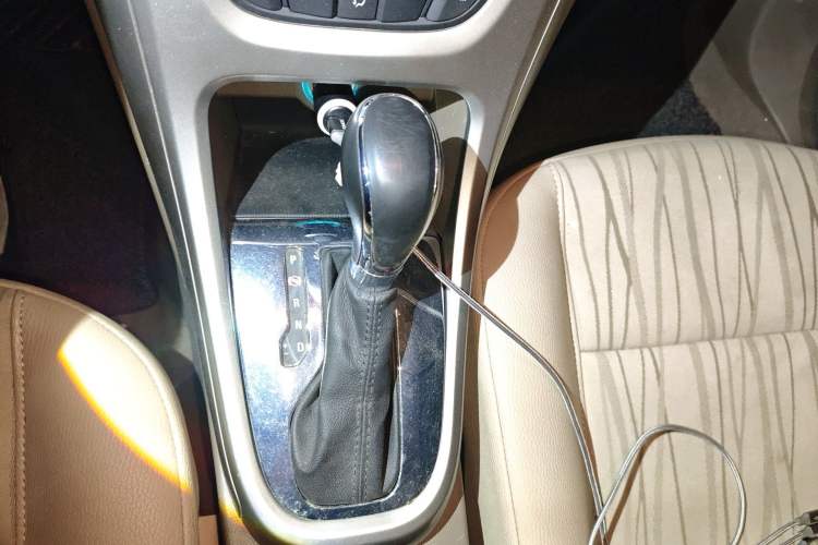 Used Buick GT 2013 GT 1.6L Automatic Comfort Edition Gear Lever