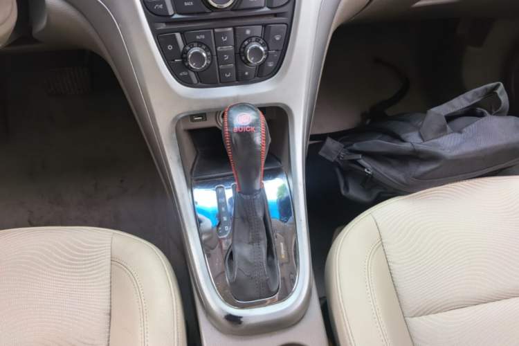 Used Buick GT 2013 GT 1.6L Automatic Fashion Edition Gear Lever