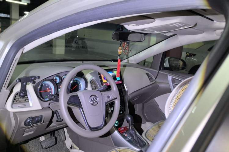 Used Buick GT 2013 GT 1.6L Automatic Fashion Edition Headliner