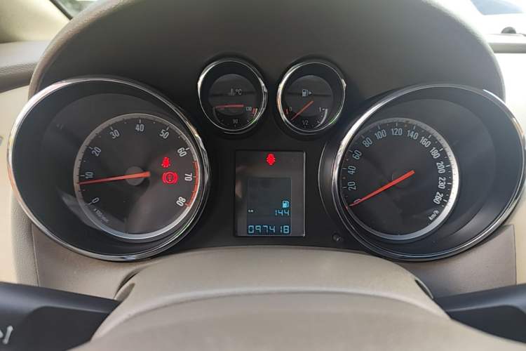 Used Buick GT 2013 GT 1.6L Manual Comfort Edition Instrument Cluster