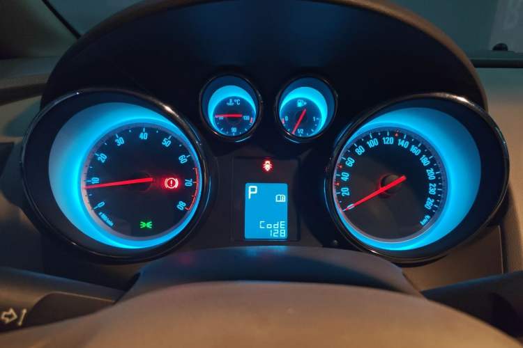 Used Buick GT 2013 GT 1.6L Automatic Fashion Edition Instrument Cluster