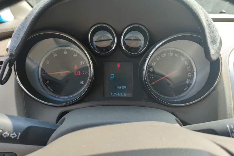 Used Buick GT 2013 GT 1.6L Automatic Fashion Edition Instrument Cluster