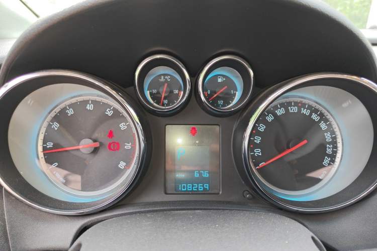 Used Buick GT 2013 GT 1.6T Automatic Fashion Sport Edition Instrument Cluster