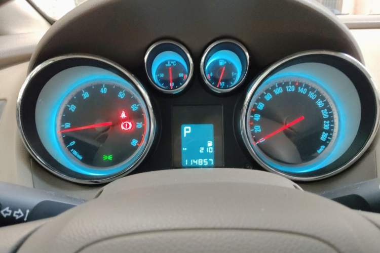Used Buick GT 2013 GT 1.6L Automatic Fashion Edition Instrument Cluster