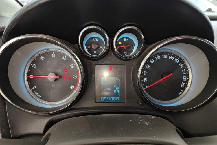 Used Buick GT 2013 GT 1.8L Automatic Fashion Edition Instrument Cluster