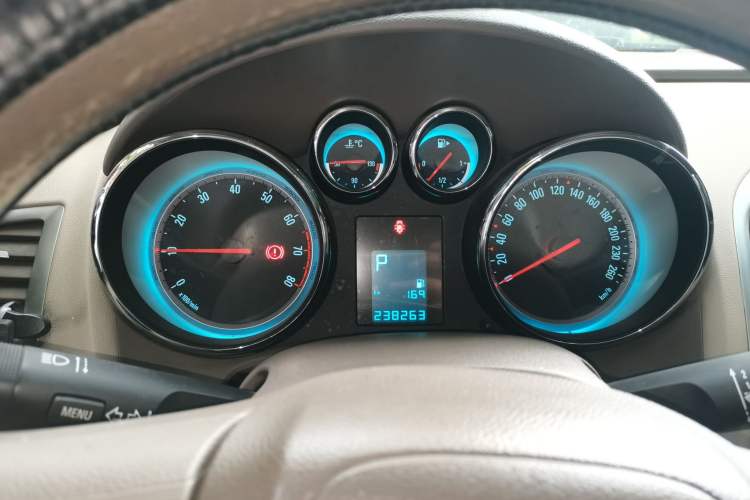 Used Buick GT 2013 GT 1.6L Automatic Fashion Edition Instrument Cluster