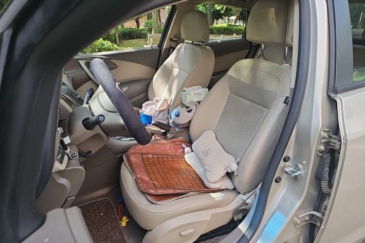 Used Buick GT 2013 GT 1.6L Automatic Fashion Edition Left Front Seat
