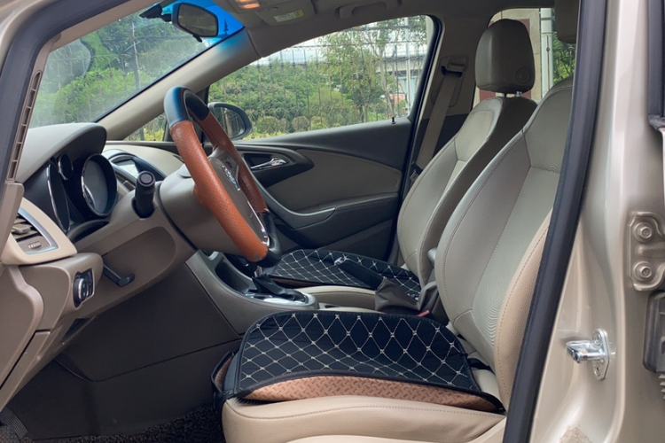 Used Buick GT 2013 GT 1.6L Automatic Fashion Edition Left Front Seat