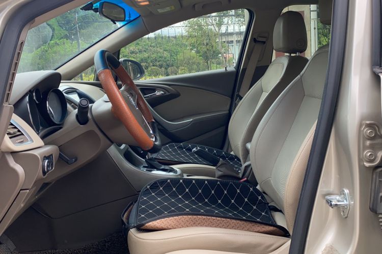 Used Buick GT 2013 GT 1.6L Automatic Fashion Edition Left Front Seat