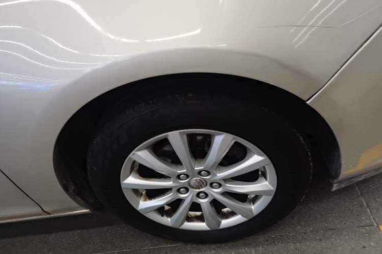 Used Buick GT 2013 GT 1.6L Automatic Fashion Edition Left Front Wheel Hub