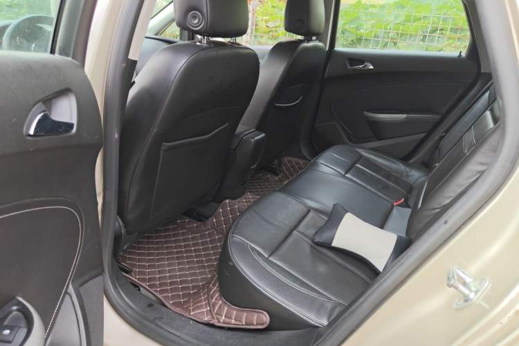 Used Buick GT 2013 GT 1.6T Automatic Fashion Sport Edition Left Rear Seat