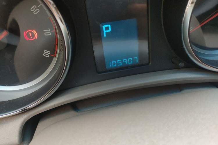 Used Buick GT 2013 GT 1.6L Automatic Fashion Edition Odometer Close Up