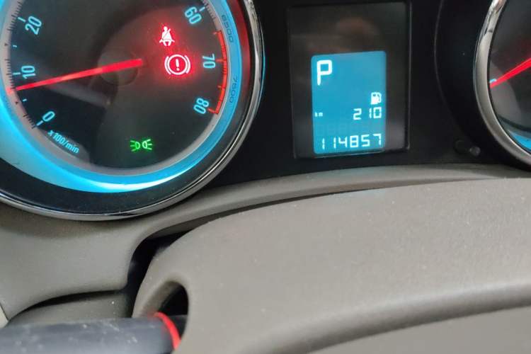 Used Buick GT 2013 GT 1.6L Automatic Fashion Edition Odometer Close Up