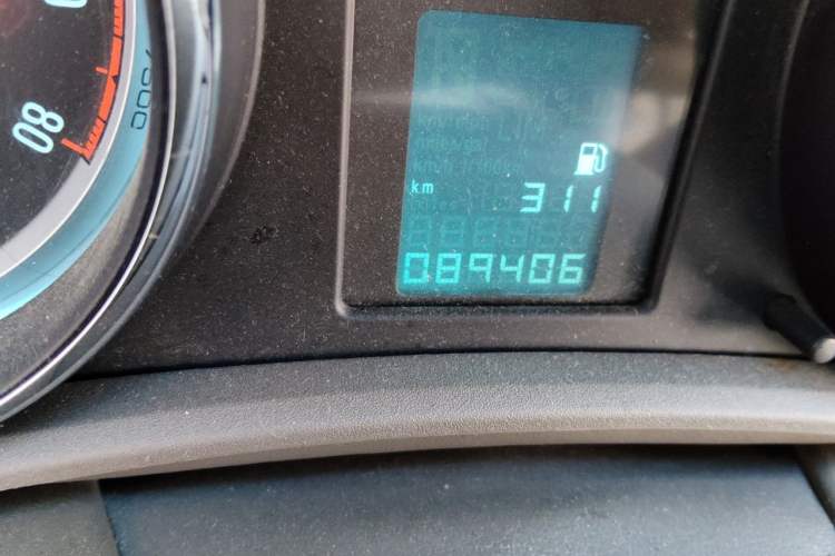 Used Buick GT 2013 GT 1.6L Manual Entry-Level Model Odometer Close Up