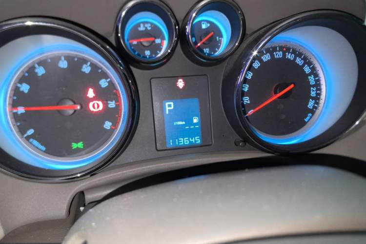 Used Buick GT 2013 GT 1.6L Automatic Fashion Edition Odometer Close Up