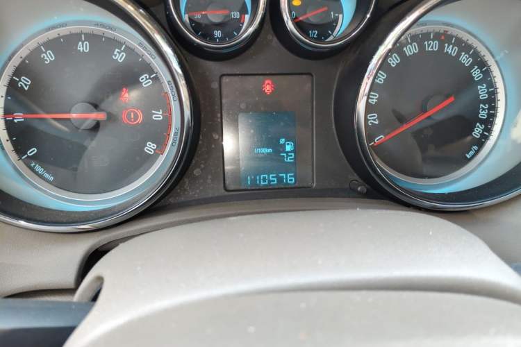 Used Buick GT 2013 GT 1.6L Manual Entry-Level Model Odometer Close Up
