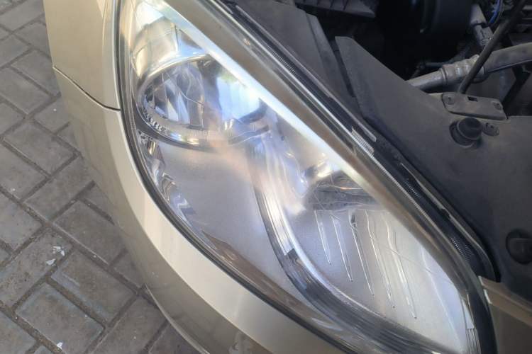 Used Buick GT 2013 GT 1.6L Automatic Fashion Edition Right Front Headlight