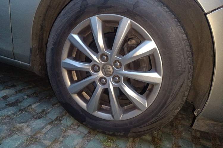 Used Buick GT 2013 GT 1.6L Manual Entry-Level Model Right Front Wheel Hub
