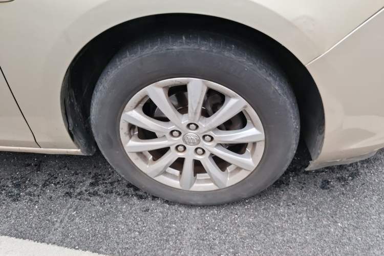 Used Buick GT 2013 GT 1.6L Automatic Fashion Edition Right Front Wheel Hub