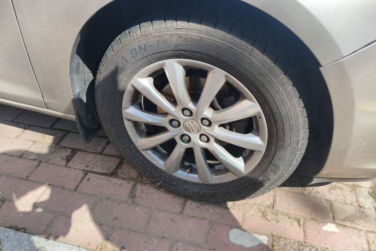 Used Buick GT 2013 GT 1.6L Automatic Fashion Edition Right Front Wheel Hub