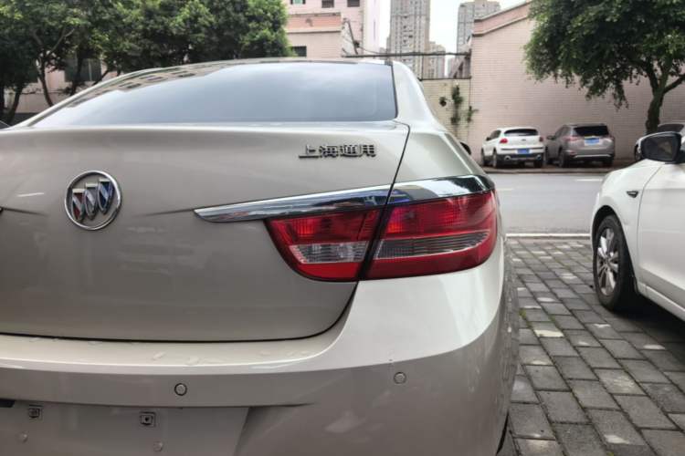 Used Buick GT 2013 GT 1.6L Automatic Fashion Edition Right Rear Taillight