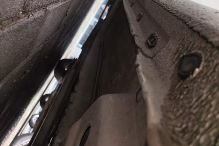 Used Buick GT 2013 GT 1.6L Automatic Fashion Edition Right Side Sill