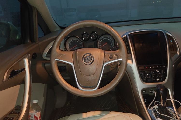 Used Buick GT 2013 GT 1.6L Automatic Fashion Edition Steering Wheel