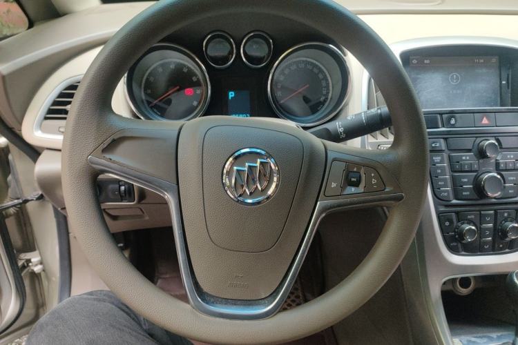 Used Buick GT 2013 GT 1.6L Automatic Fashion Edition Steering Wheel