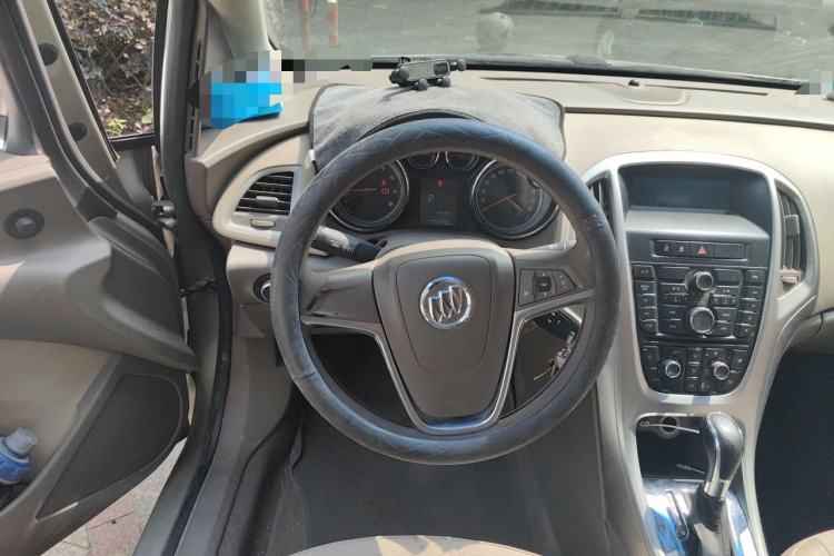 Used Buick GT 2013 GT 1.6L Automatic Fashion Edition Steering Wheel
